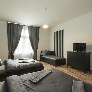https://neklanova-apartments.praguehotelsweb.com